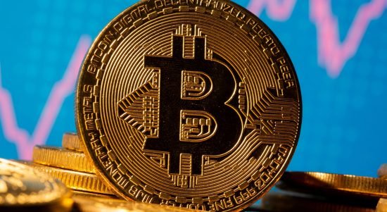 Bitcoin Melonjak Naik Lagi, Tembus Angka 50.000 dolar AS